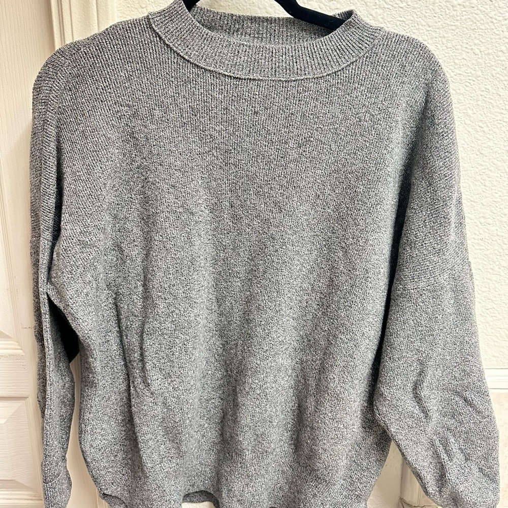 Abercrombie & Fitch Grey Knit Crewneck Sweater